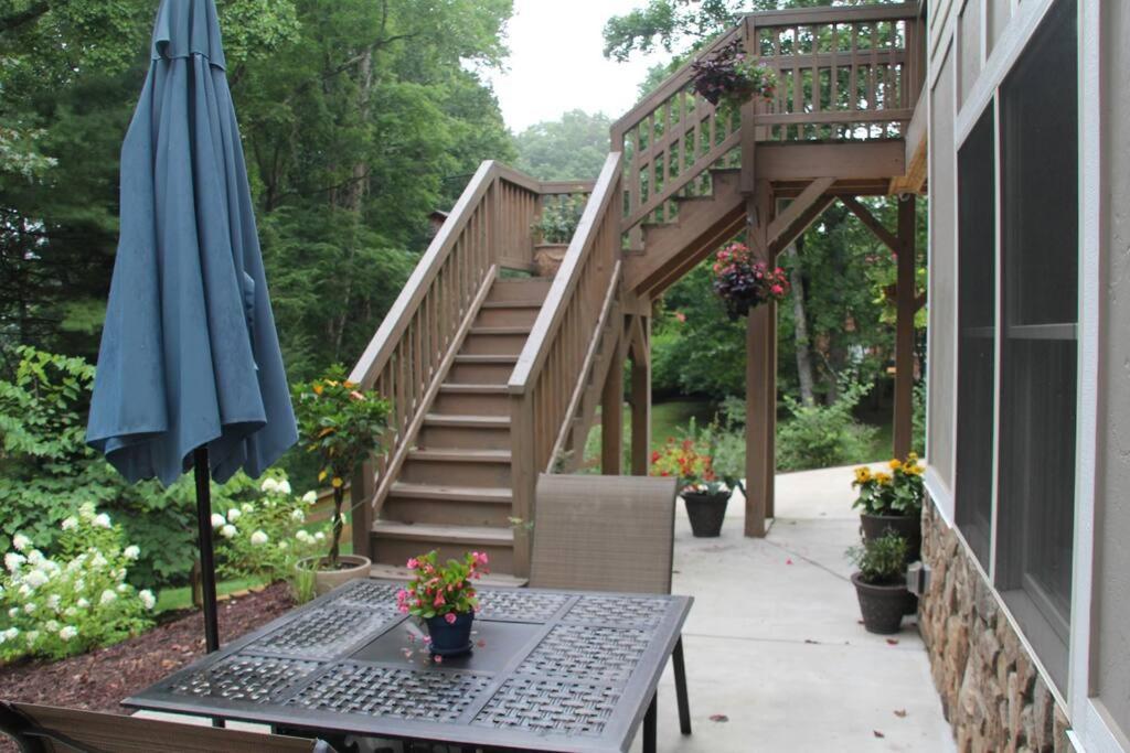 Bluebirds Nest 10 Min To Avl Biltmore Hot Tub Cont Bkfst Sparkling Water Asheville Buitenkant foto
